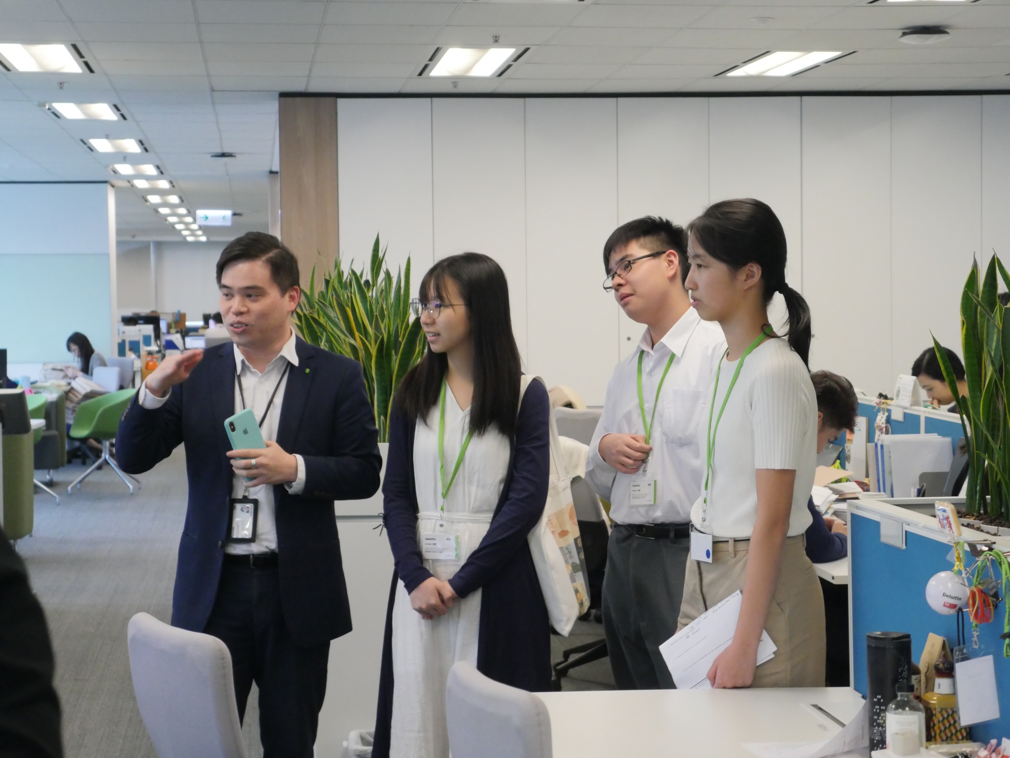 18-19 第三屆友導向師友計劃-德勤會計師事務所:工作影子- OLE Committee