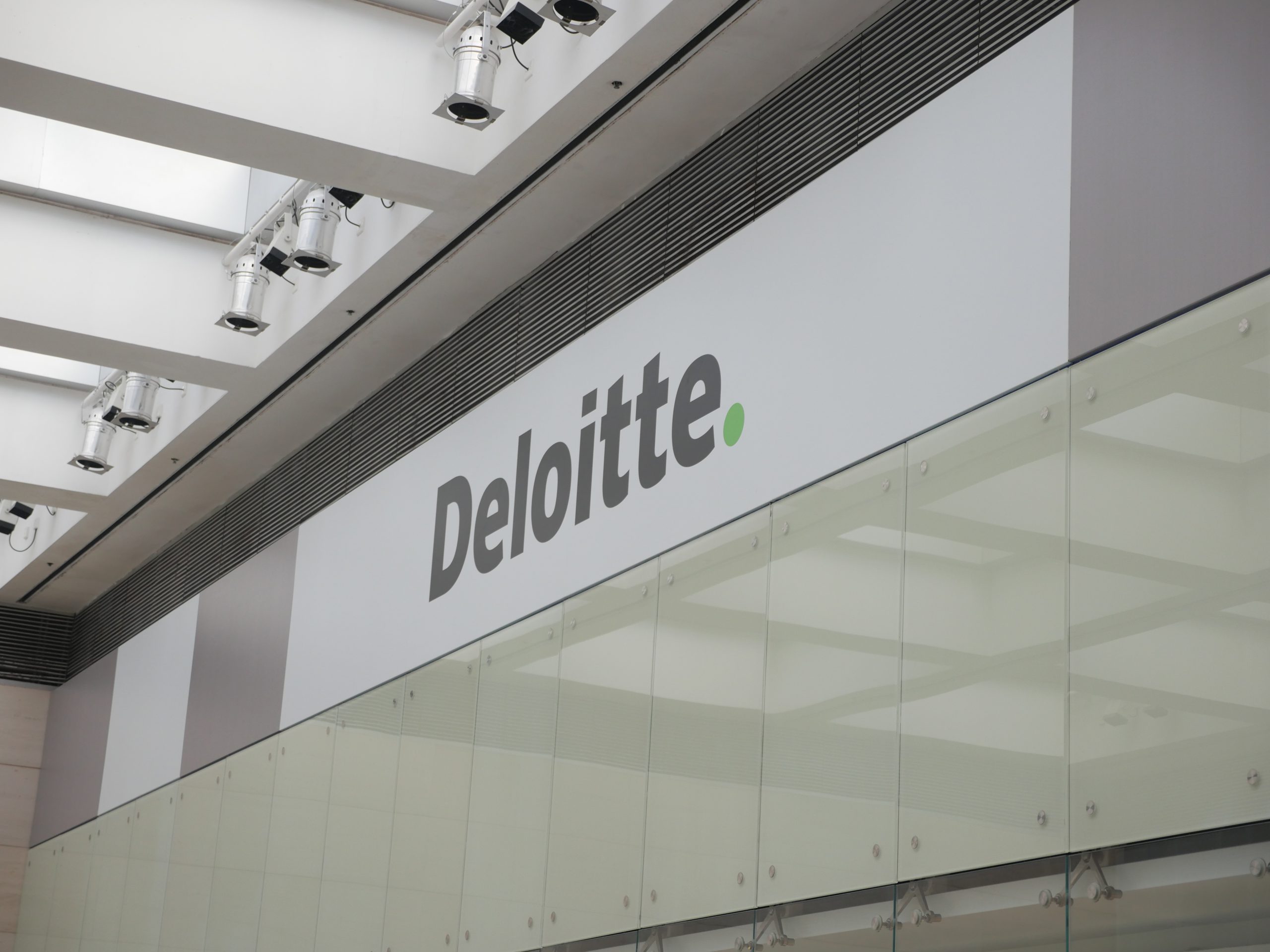 20-21 友導向師友計劃—德勤會計師事務所- 參觀公司Life Buddies Mentoring Program - Deloitte (S4)  - Office Visit - OLE Committee